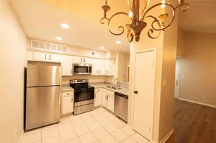 2021 Spenwick Dr, Houston, TX 77055 - Photo 4