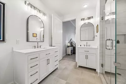 2211 Briarglen Drive #502, Houston, TX 77027 - Photo 10