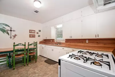 1301 2nd Street, Palacios, TX 77465 - Photo 12