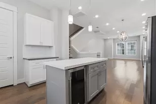 2057 Sherwood Forest St, Houston, TX 77043 - Photo 8
