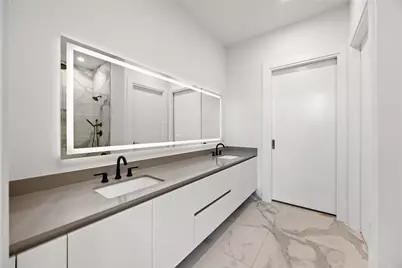 1711 Allen Pkwy #1907, Houston, TX 77019 - Photo 8