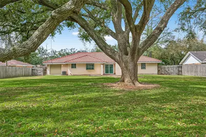 5607 Avenue M 1/2, Santa Fe, TX 77510 - Photo 4