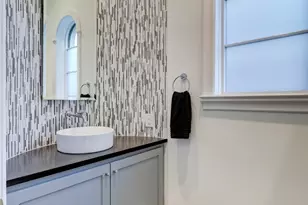 2501 Yupon St, Houston, TX 77006 - Photo 12