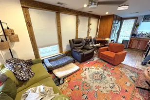 129 Garrotsville St, Houston, TX 77022 - Photo 6