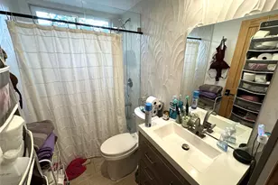 129 Garrotsville St, Houston, TX 77022 - Photo 12