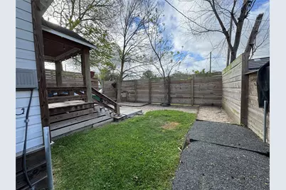 129 Garrotsville Street, Houston, TX 77022 - Photo 16
