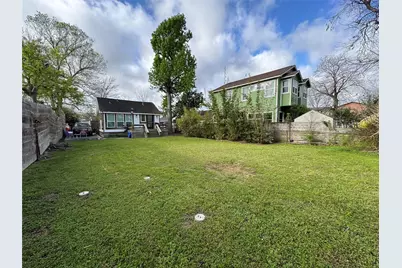 129 Garrotsville Street, Houston, TX 77022 - Photo 4