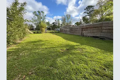 129 Garrotsville Street, Houston, TX 77022 - Photo 18