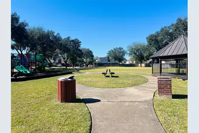 8903 N Deer Meadow Drive, Houston, TX 77071 - Photo 18