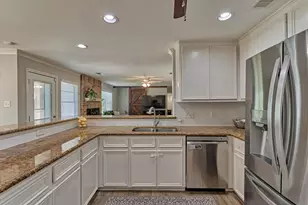 6515 Glenhill Dr, Spring, TX 77389 - Photo 10