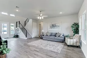 3921 Peacock Isle Dr, Dickinson, TX 77539 - Photo 8