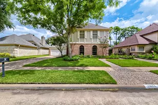 11622 Manor Park Dr, Houston, TX 77077 - Photo 2