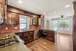 11622 Manor Park Dr, Houston, TX 77077 - Photo 10