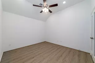 2010 Orchid St, Sugar Land, TX 77498 - Photo 18