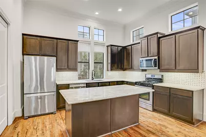 3225 Maxroy Street, Houston, TX 77008 - Photo 12