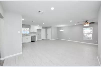 10507 Royal Oaks Drive, Houston, TX 77016 - Photo 12