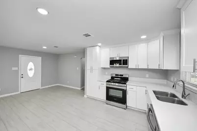 10507 Royal Oaks Drive, Houston, TX 77016 - Photo 20