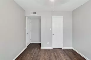 122 E Crosstimbers St, Houston, TX 77022 - Photo 10