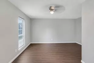 122 E Crosstimbers St, Houston, TX 77022 - Photo 2