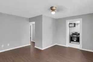 122 E Crosstimbers St, Houston, TX 77022 - Photo 4
