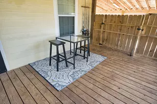 626 S Gray Ave, West Columbia, TX 77486 - Photo 22