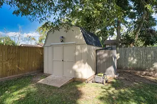 626 S Gray Ave, West Columbia, TX 77486 - Photo 24