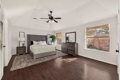 8802 Outview Court, Houston, TX 77040 - Photo 14