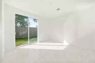 2855 Decker Pl., Houston, TX 77003 - Photo 8