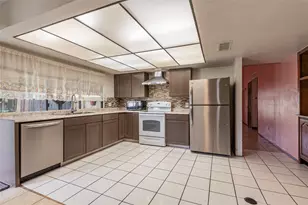 15410 Empanada Dr, Houston, TX 77083 - Photo 10