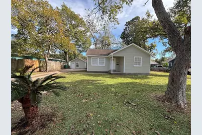 1401 Austin Street, La Marque, TX 77568 - Photo 1