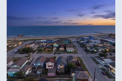 3024 Avenue R 1/2, Galveston, TX 77550 - Photo 28