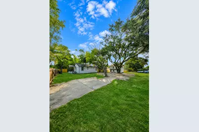 7636 Broadview Drive, Houston, TX 77061 - Photo 14