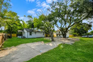 7636 Broadview Dr, Houston, TX 77061 - Photo 14