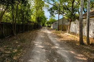 7636 Broadview Dr, Houston, TX 77061 - Photo 18