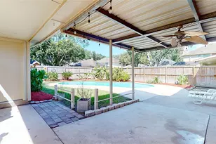 2810 White Oak Ln, Pearland, TX 77584 - Photo 4