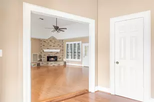 26 Royal Dalton Cir, Conroe, TX 77304 - Photo 10