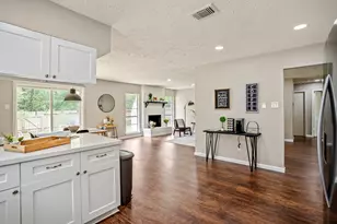 93 S Waxberry Rd, The Woodlands, TX 77381 - Photo 18