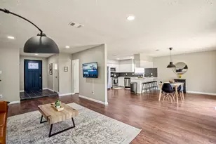 93 S Waxberry Rd, The Woodlands, TX 77381 - Photo 10