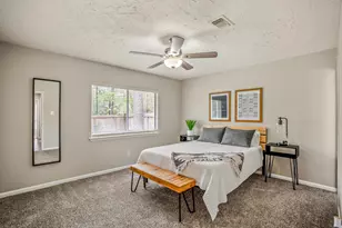 93 S Waxberry Rd, The Woodlands, TX 77381 - Photo 26