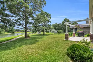 908 Victoria Lakes Dr, Katy, TX 77493 - Photo 34
