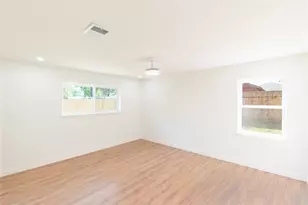 10906 Green Arbor Dr, Houston, TX 77089 - Photo 22