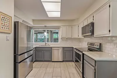 2 Rock Pine Court, The Woodlands, TX 77381 - Photo 2