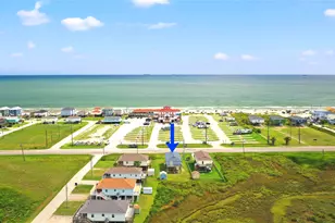 757 Bluewater Hwy, Surfside Beach, TX 77541 - Photo 2