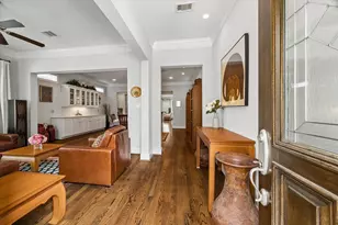 218 E 27th St, Houston, TX 77008 - Photo 2