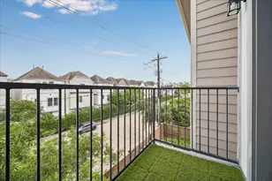 1704 Oak Leaf Pass Dr, Houston, TX 77055 - Photo 22