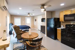 511 Commerce St, Palacios, TX 77465 - Photo 18