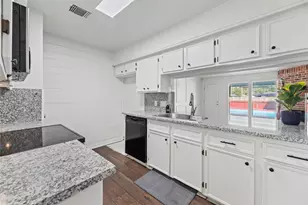 3803 Karen Ln, Pasadena, TX 77503 - Photo 10