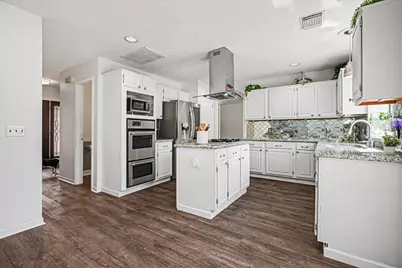 2101 Shadow Bay Circle, League City, TX 77573 - Photo 10