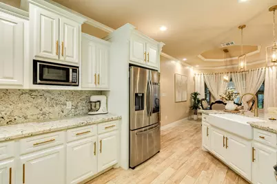 309 Hickman Ln, Angleton, TX 77515 - Photo 16