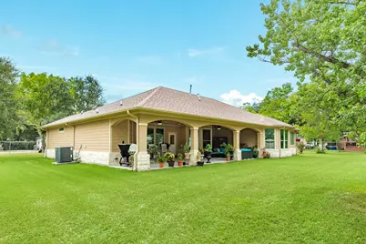 309 Hickman Ln, Angleton, TX 77515 - Photo 34